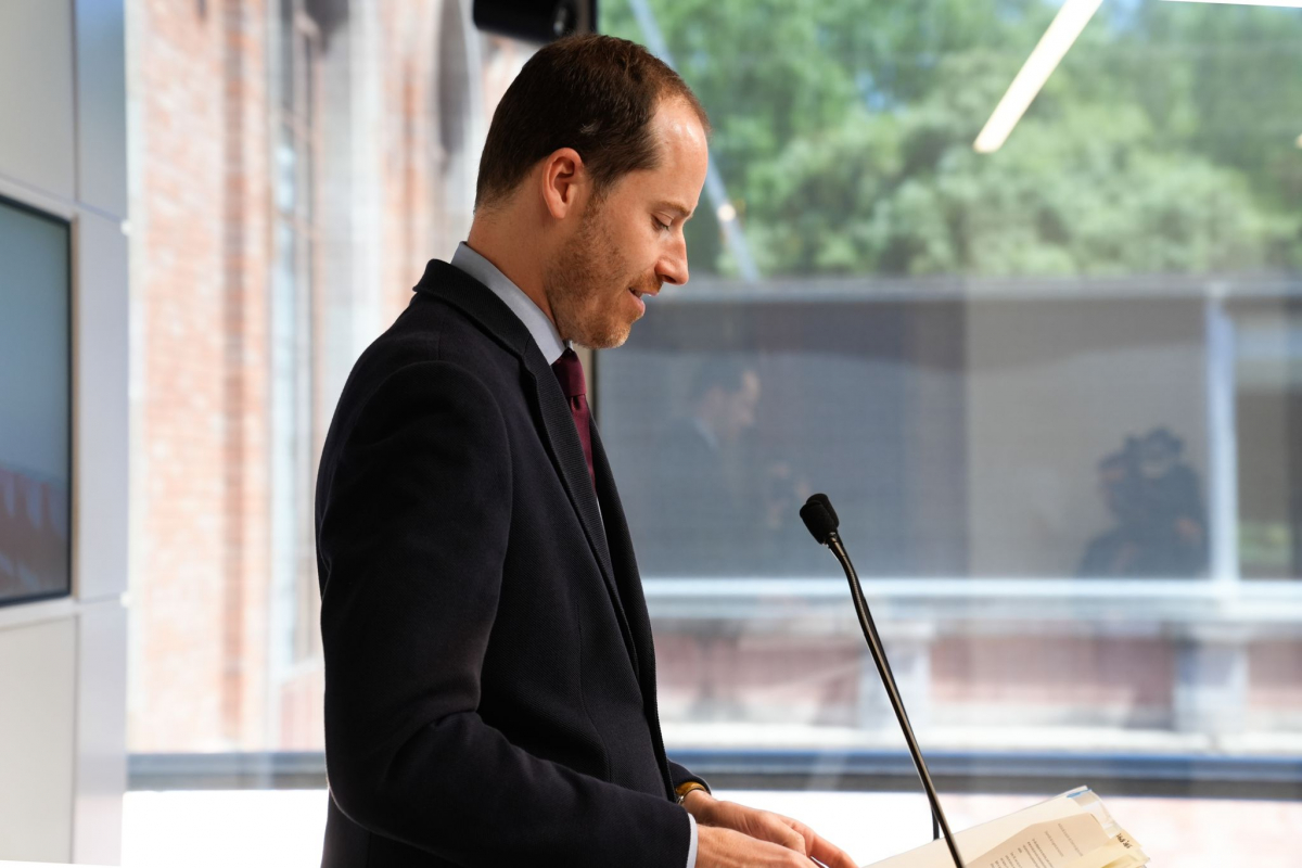 Juan Fernández: “En Cataluña gobierna el tripartito de Pedro Sánchez, Junqueras y Puigdemont”